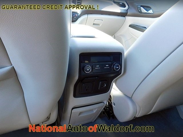GMC Acadia Vehicle Image 15