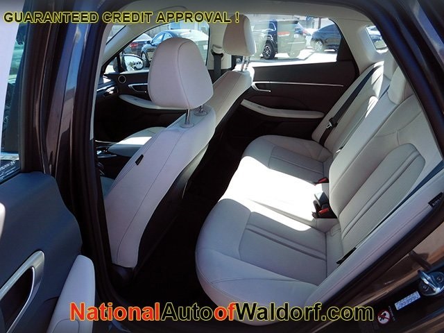 Hyundai Sonata Hybrid Vehicle Image 11