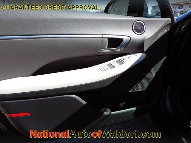 Hyundai Sonata Hybrid Vehicle Image 13