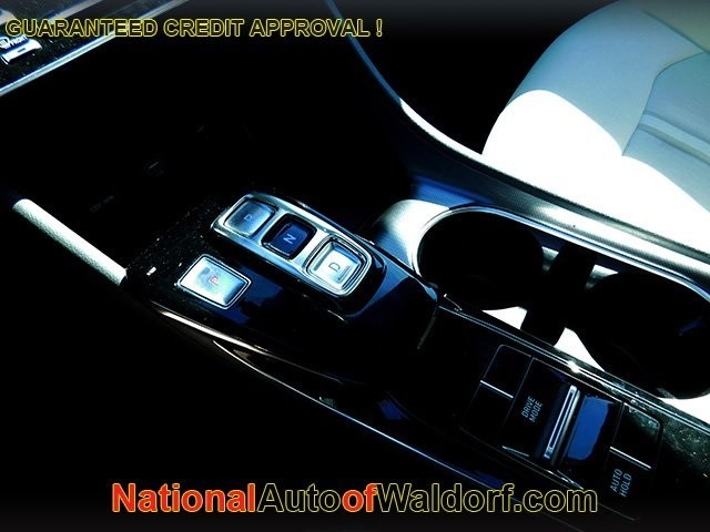Hyundai Sonata Hybrid Vehicle Image 19