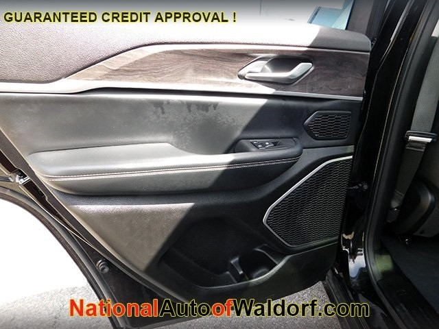 Jeep Grand Cherokee 4xe Vehicle Image 11
