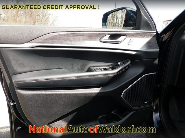 Jeep Grand Cherokee 4xe Vehicle Image 17