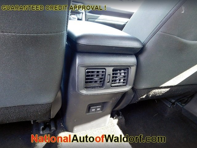 Toyota RAV4 Vehicle Image 11