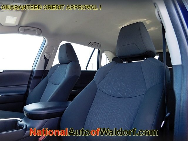Toyota RAV4 Vehicle Image 15