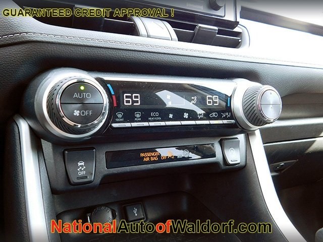 Toyota RAV4 Vehicle Image 18