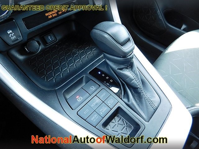 Toyota RAV4 Vehicle Image 19
