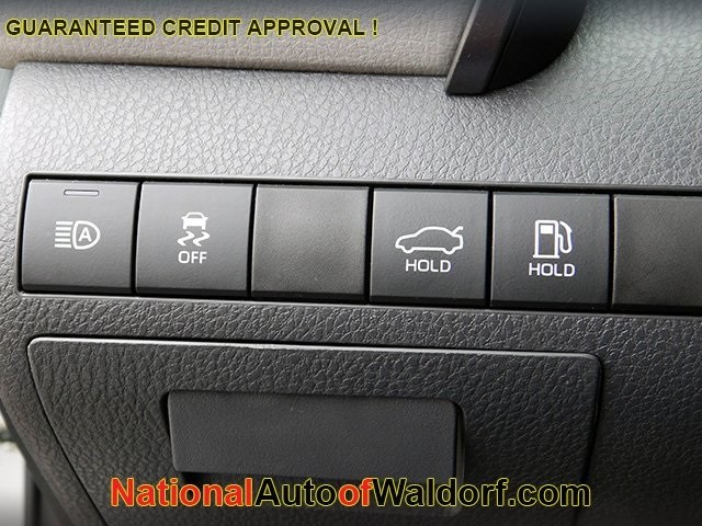Toyota Camry Vehicle Image 19