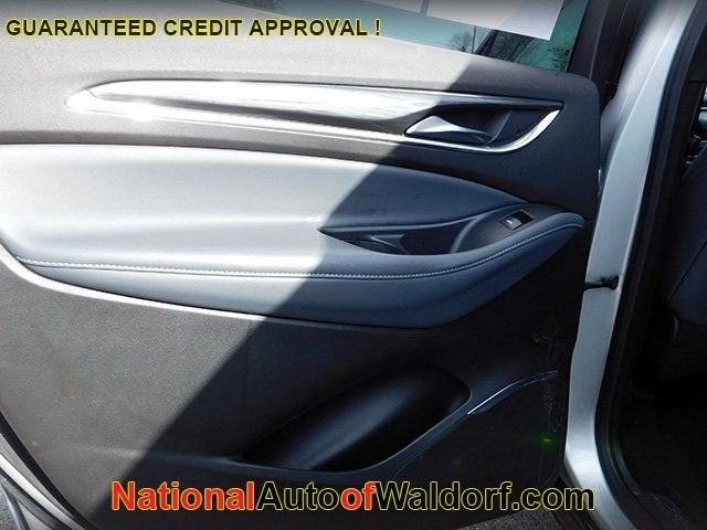 Buick Enclave Vehicle Image 12