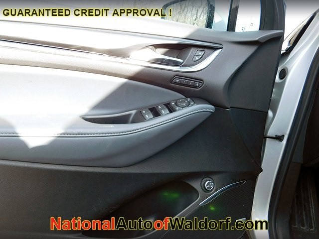 Buick Enclave Vehicle Image 16