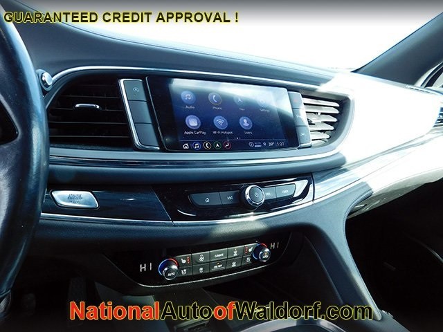 Buick Enclave Vehicle Image 19