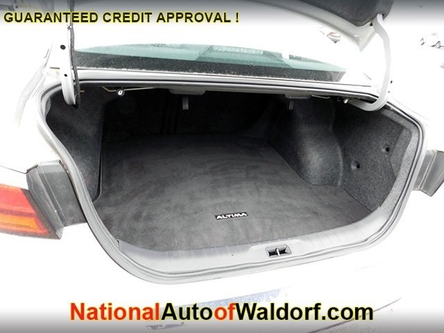 Nissan Altima Vehicle Image 09