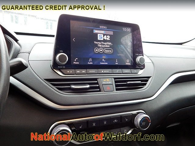 Nissan Altima Vehicle Image 17