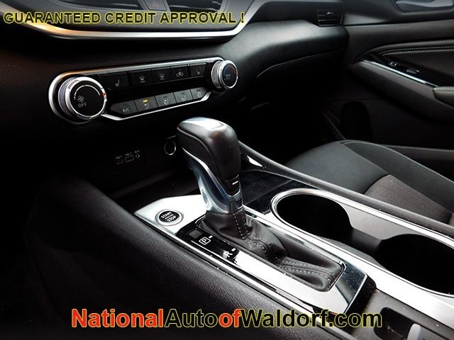 Nissan Altima Vehicle Image 19