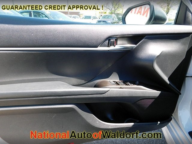 Toyota Camry Vehicle Image 11