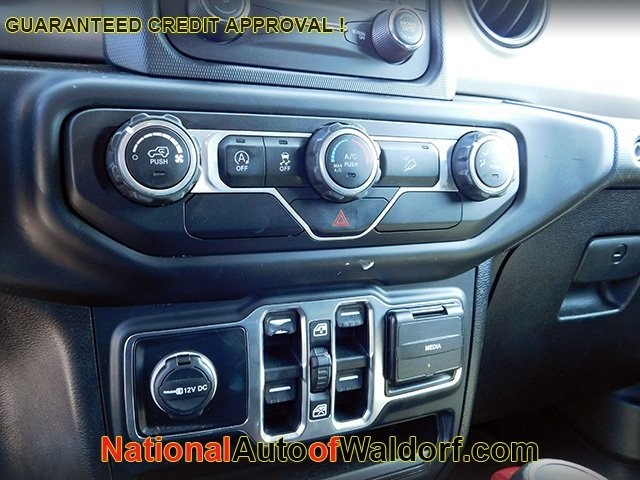 Jeep Wrangler Unlimited Vehicle Image 17