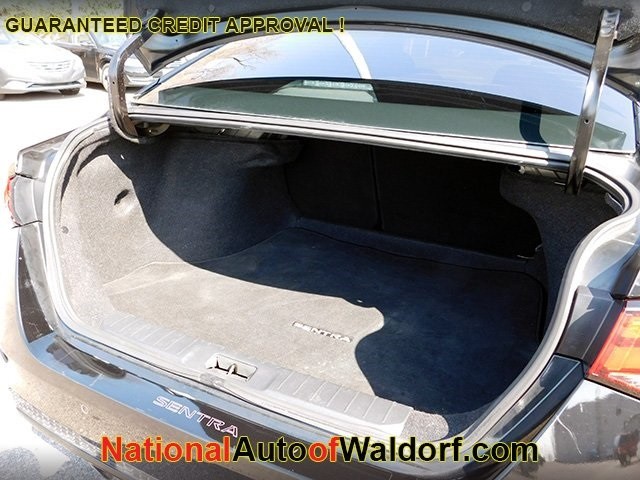 Nissan Sentra Vehicle Image 04