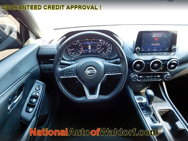 Nissan Sentra Vehicle Image 08