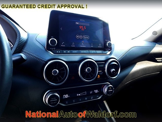 Nissan Sentra Vehicle Image 13