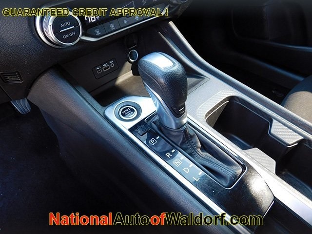 Nissan Sentra Vehicle Image 16