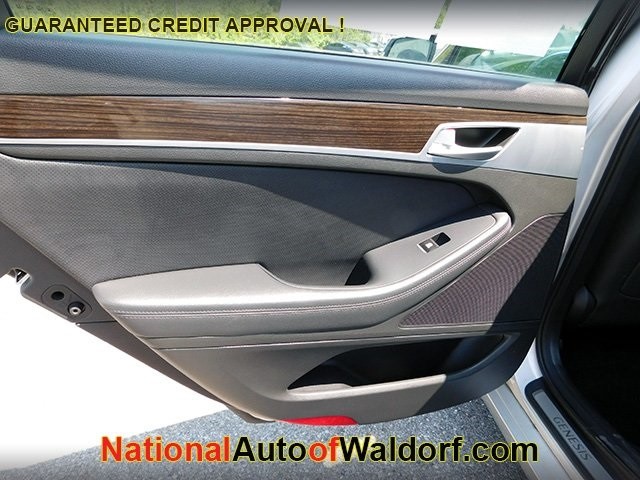 Genesis G80 Vehicle Image 10