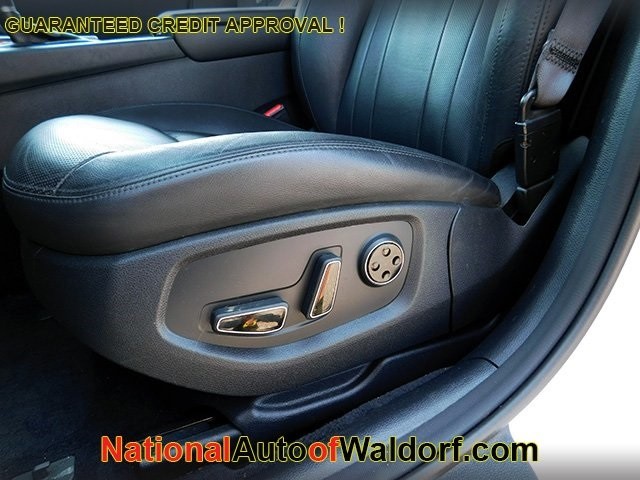 Genesis G80 Vehicle Image 17