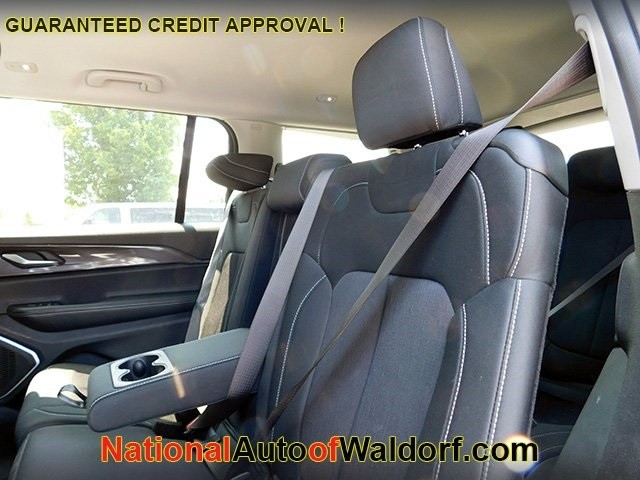 Jeep Grand Cherokee L Vehicle Image 08