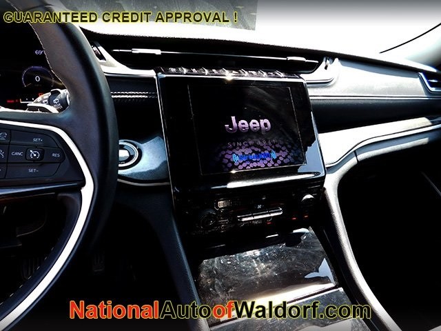 Jeep Grand Cherokee L Vehicle Image 13