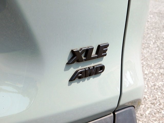 Toyota RAV4 Vehicle Image 06