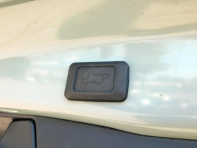 Toyota RAV4 Vehicle Image 10