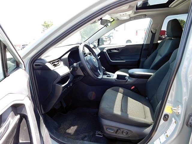 Toyota RAV4 Vehicle Image 17