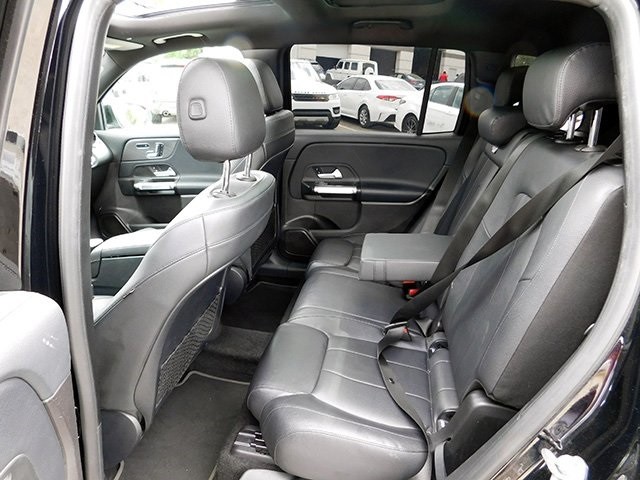 Mercedes-Benz GLB Vehicle Image 13