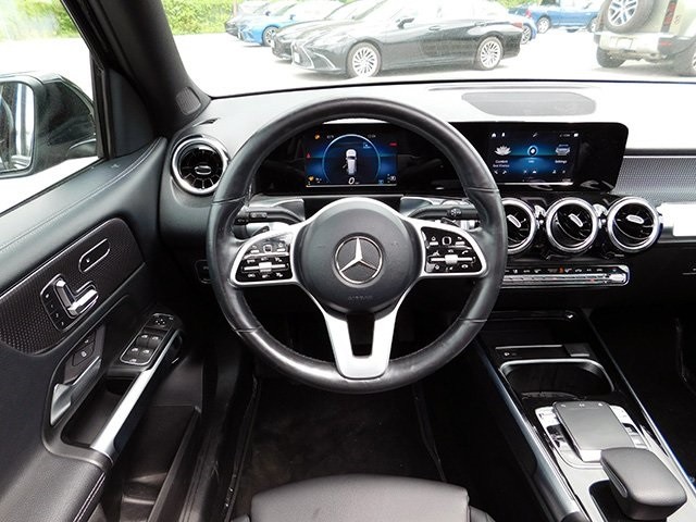 Mercedes-Benz GLB Vehicle Image 15