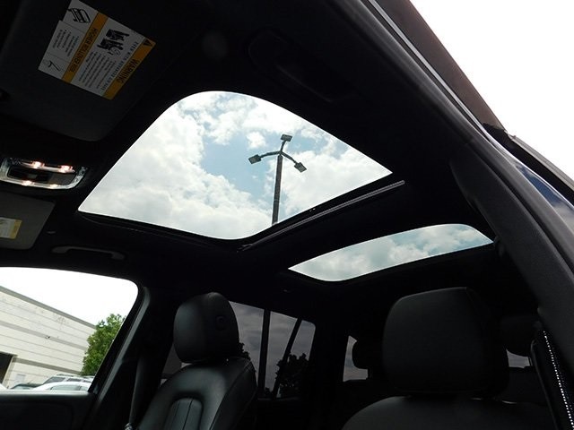 Mercedes-Benz GLB Vehicle Image 19