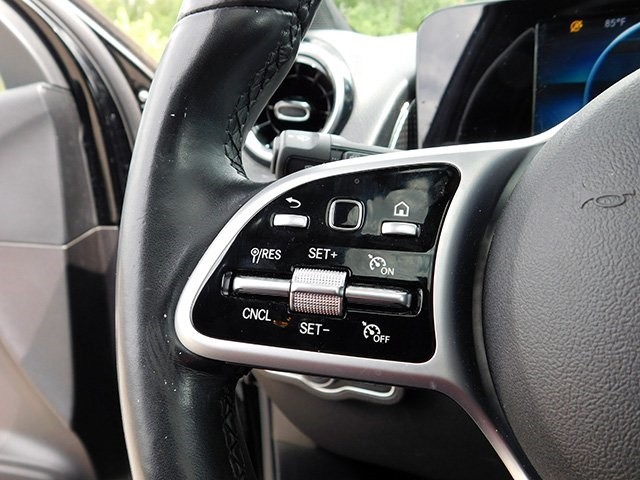 Mercedes-Benz GLB Vehicle Image 24