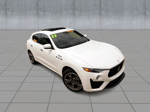 Maserati Levante Vehicle Image 02