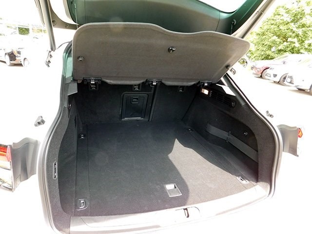 Maserati Levante Vehicle Image 08