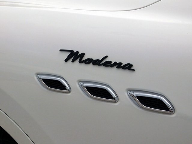 Maserati Levante Vehicle Image 11