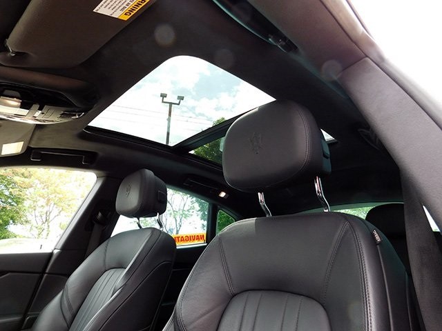 Maserati Levante Vehicle Image 20