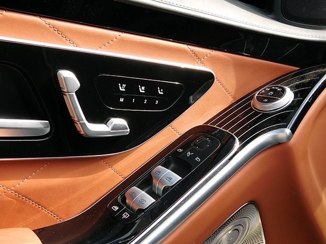 Mercedes-Benz S-Class Vehicle Image 15
