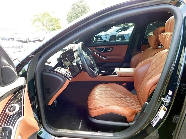 Mercedes-Benz S-Class Vehicle Image 17