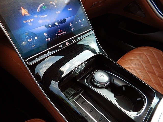 Mercedes-Benz S-Class Vehicle Image 21