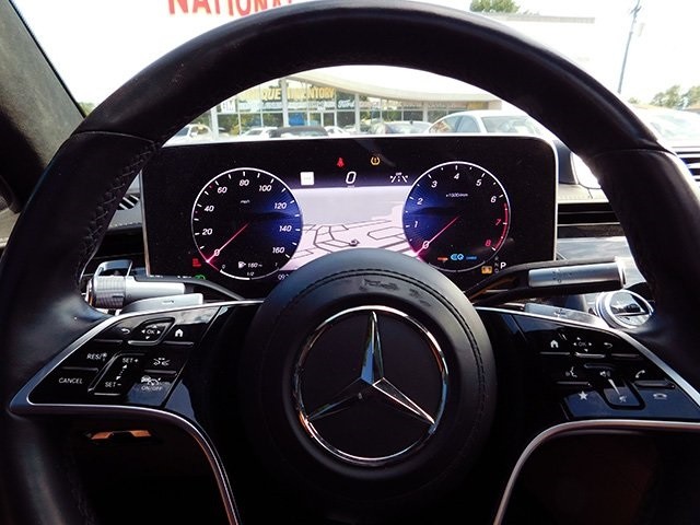 Mercedes-Benz S-Class Vehicle Image 22