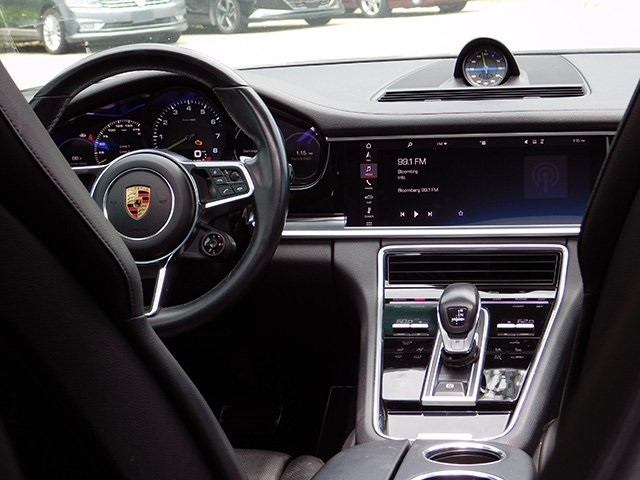Porsche Panamera Vehicle Image 09