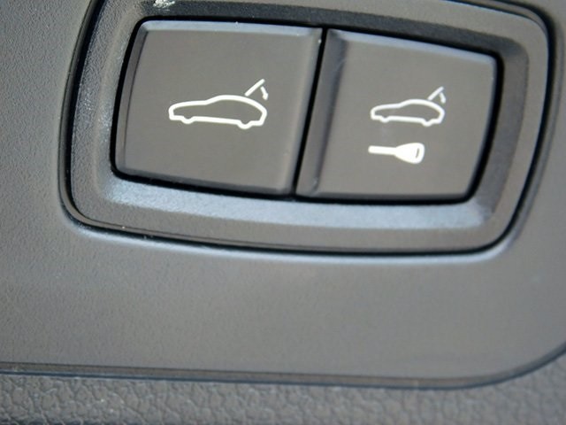 Porsche Panamera Vehicle Image 10