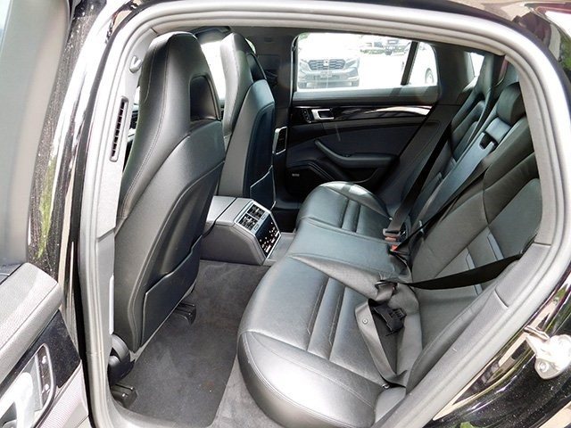 Porsche Panamera Vehicle Image 15