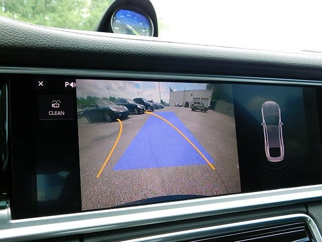 Porsche Panamera Vehicle Image 24