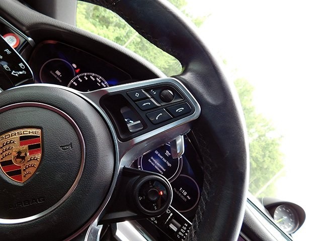 Porsche Panamera Vehicle Image 26