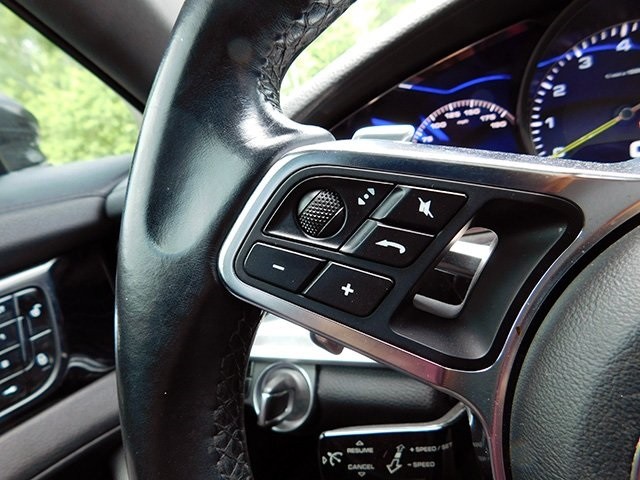 Porsche Panamera Vehicle Image 27