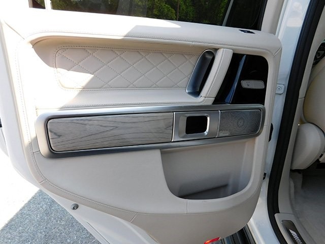 Mercedes-Benz G-Class Vehicle Image 10