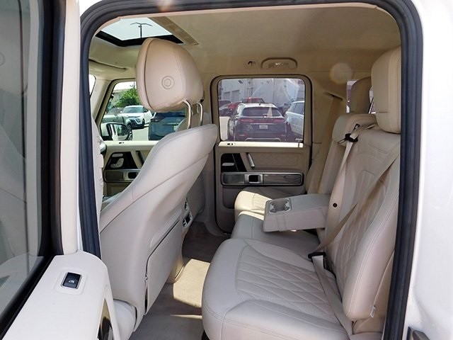 Mercedes-Benz G-Class Vehicle Image 11